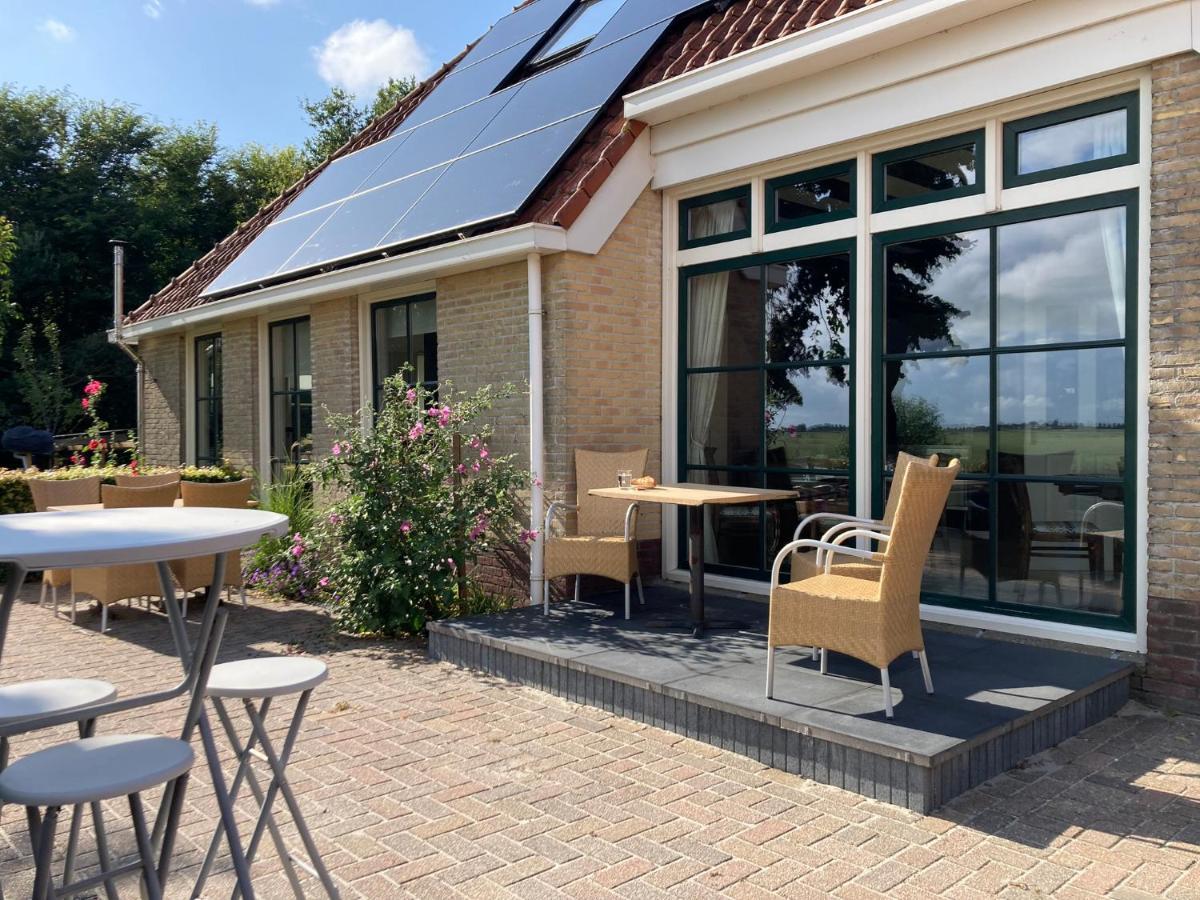 B&B Stations Koffiehuis Molkwerum Exterior foto